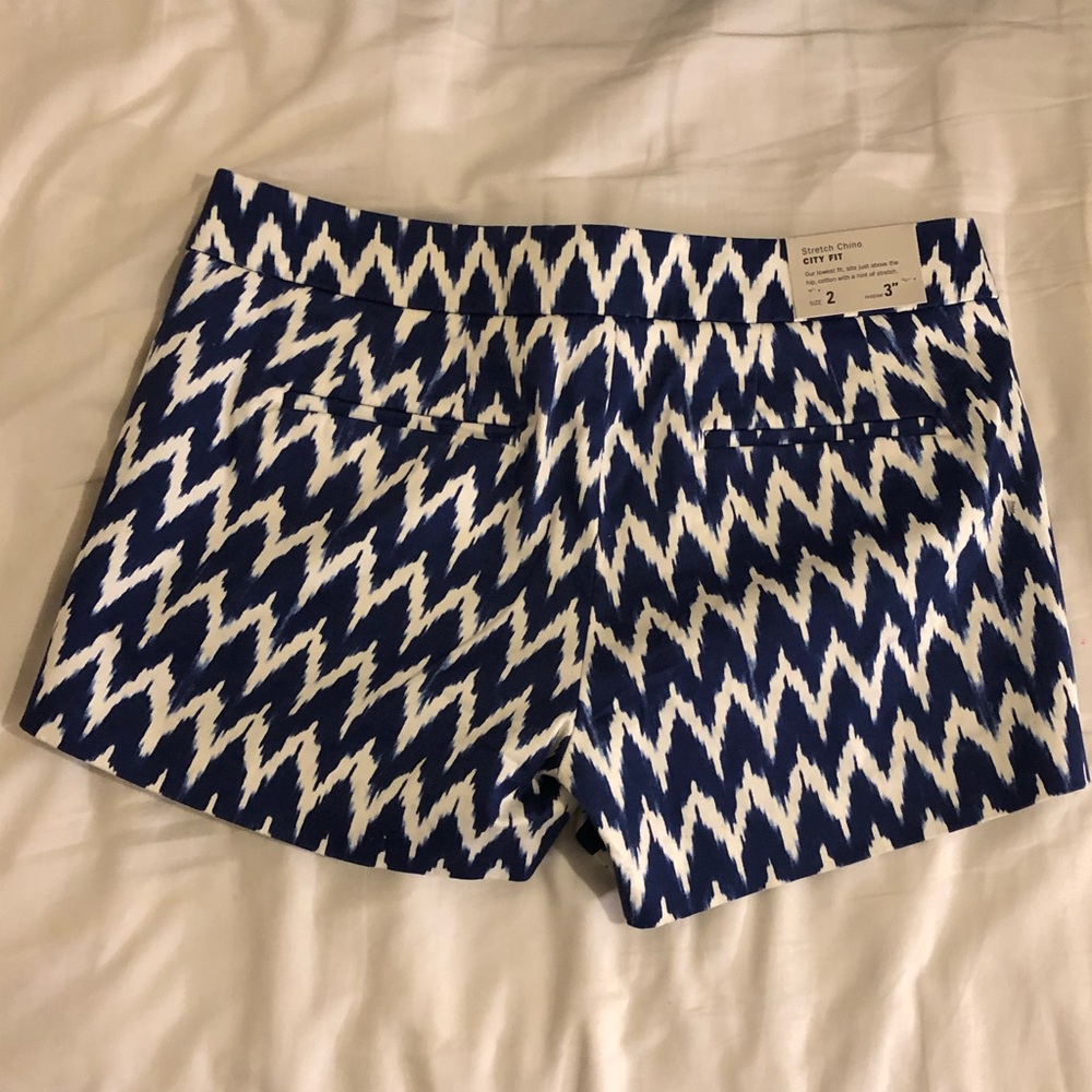 JCrew Pattern Shorts - Picture 2 of 4